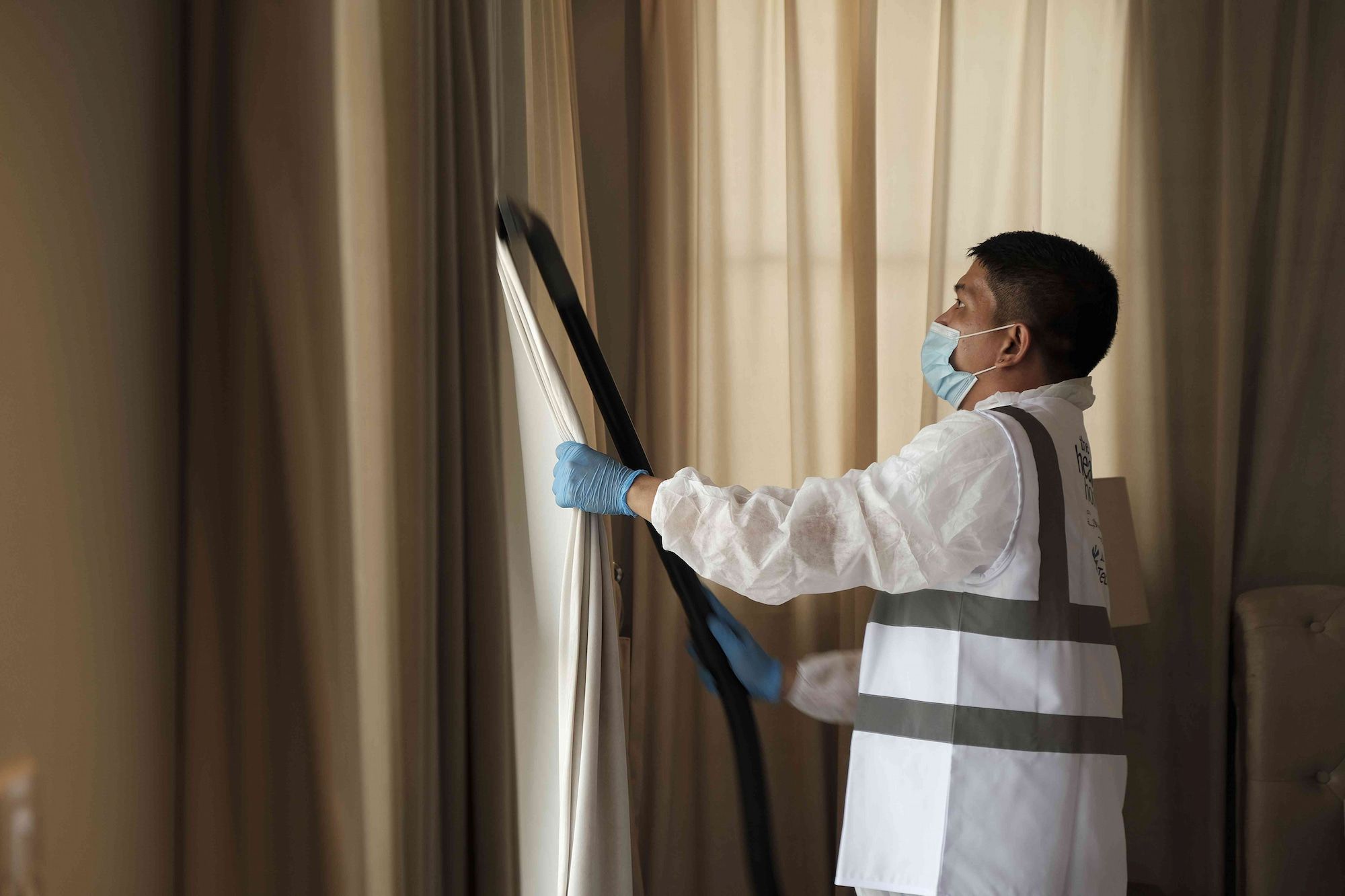 curtain cleaning service, blinds cleaning