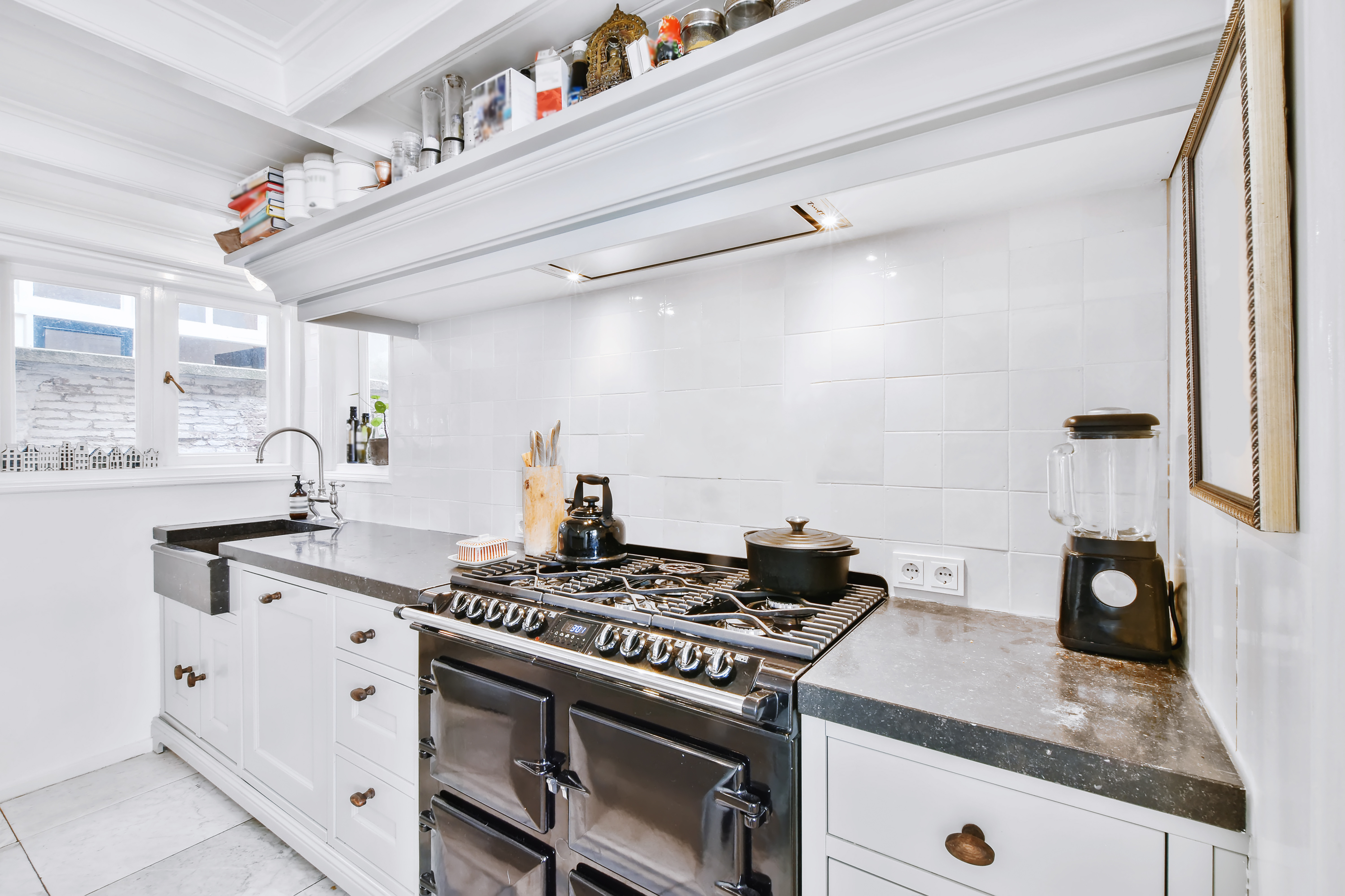 Kitchen Structure And Equipment